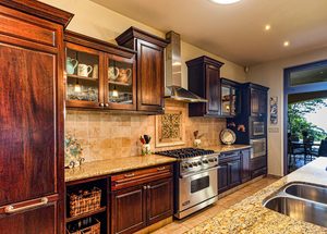 Decorative backsplash tile pattern in kitchen